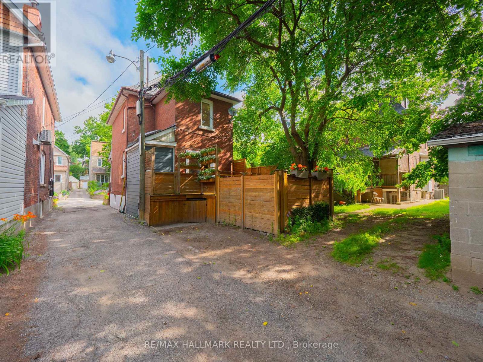 33 Frizzell Avenue, Toronto, Ontario  M4K 1H8 - Photo 47 - E13537812