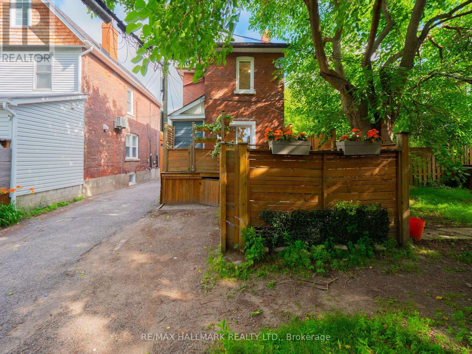 33 Frizzell Avenue, Toronto, Ontario  M4K 1H8 - Photo 48 - E13537812