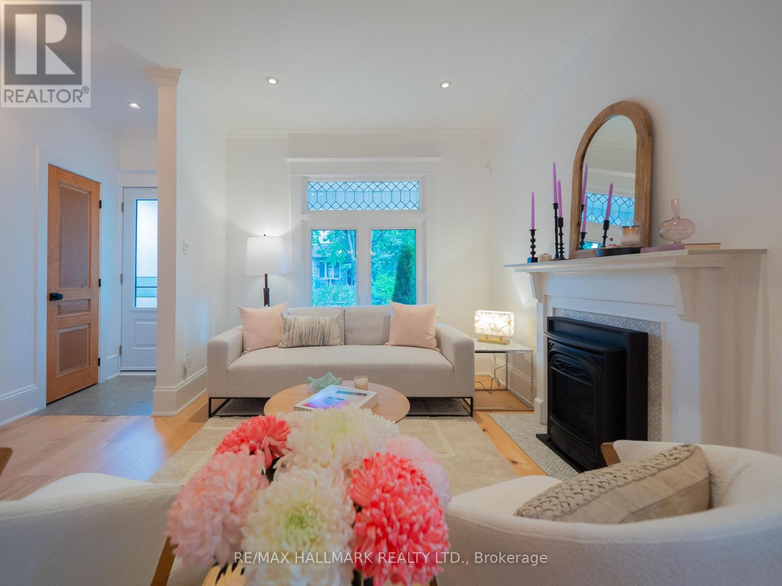 33 Frizzell Avenue, Toronto, Ontario  M4K 1H8 - Photo 7 - E13537812
