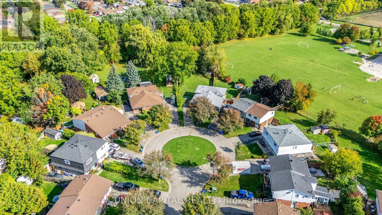 443 BREST COURT, Oshawa, Ontario