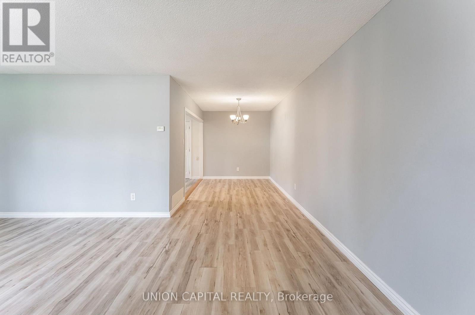 443 Brest Court, Oshawa, Ontario L1H 5X7 - Photo 3 - E13537860