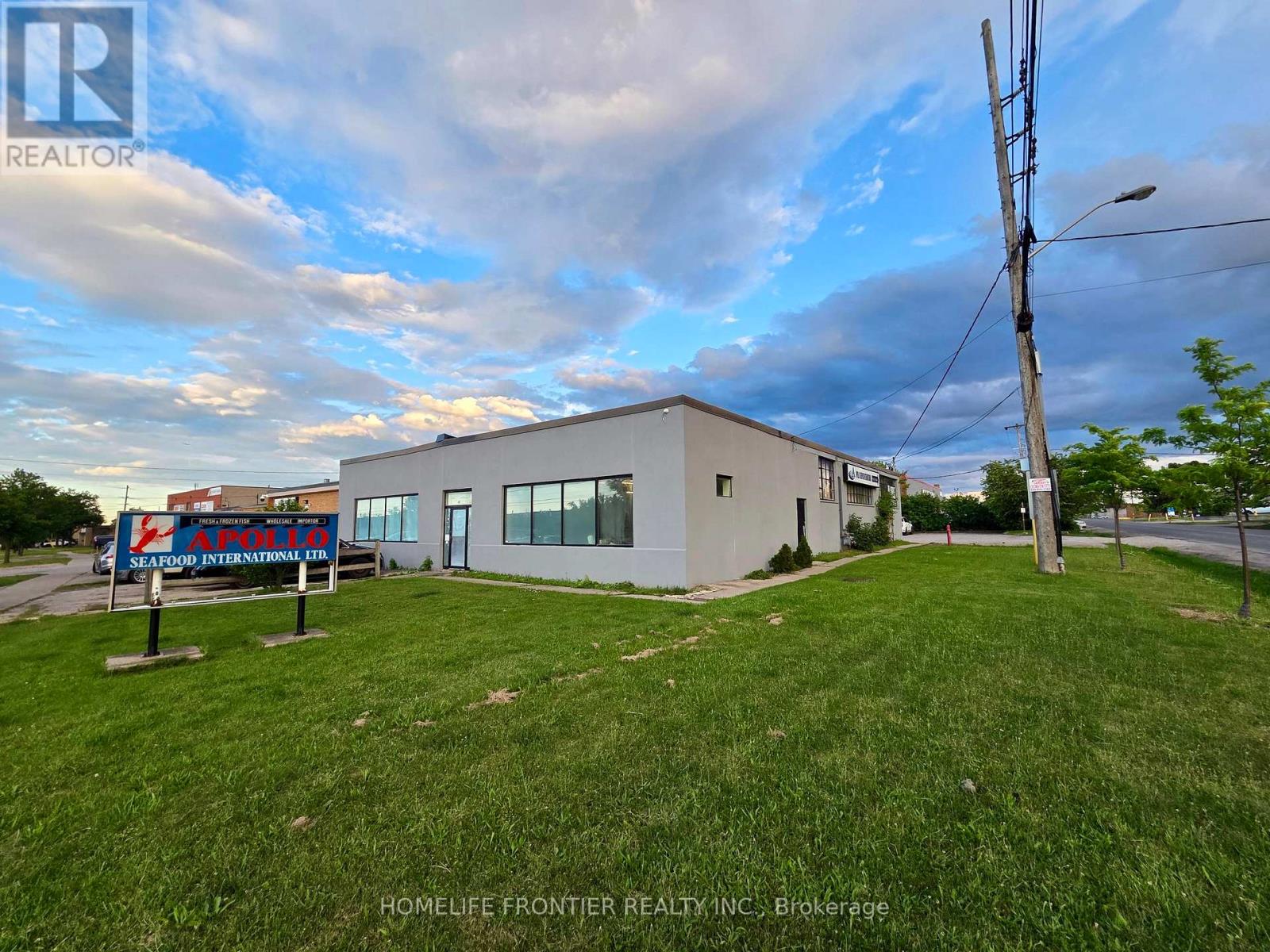 13 RACINE ROAD, Toronto (West Humber-Clairville)