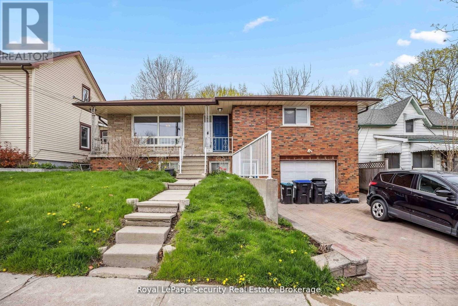2 - 97 JOHN STREET E, Bradford West Gwillimbury, Ontario