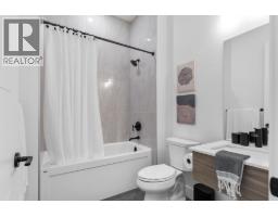 1042 Emslie Street, Kelowna, British Columbia  V1W 0C3 - Photo 6 - 10393167