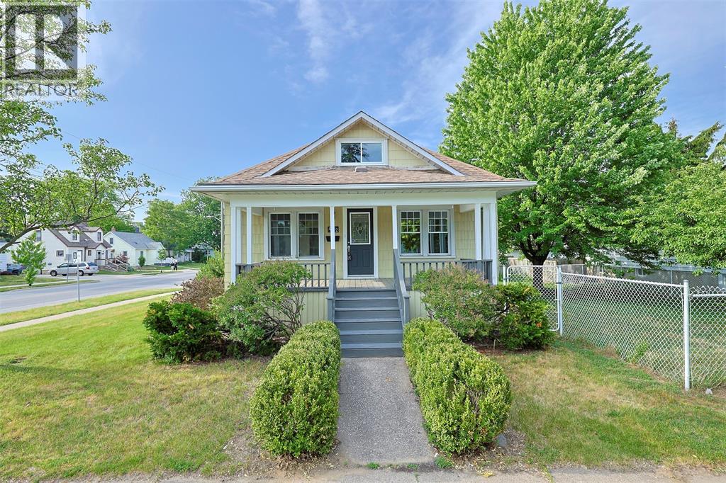452 Nelson Street, Sarnia photo 2