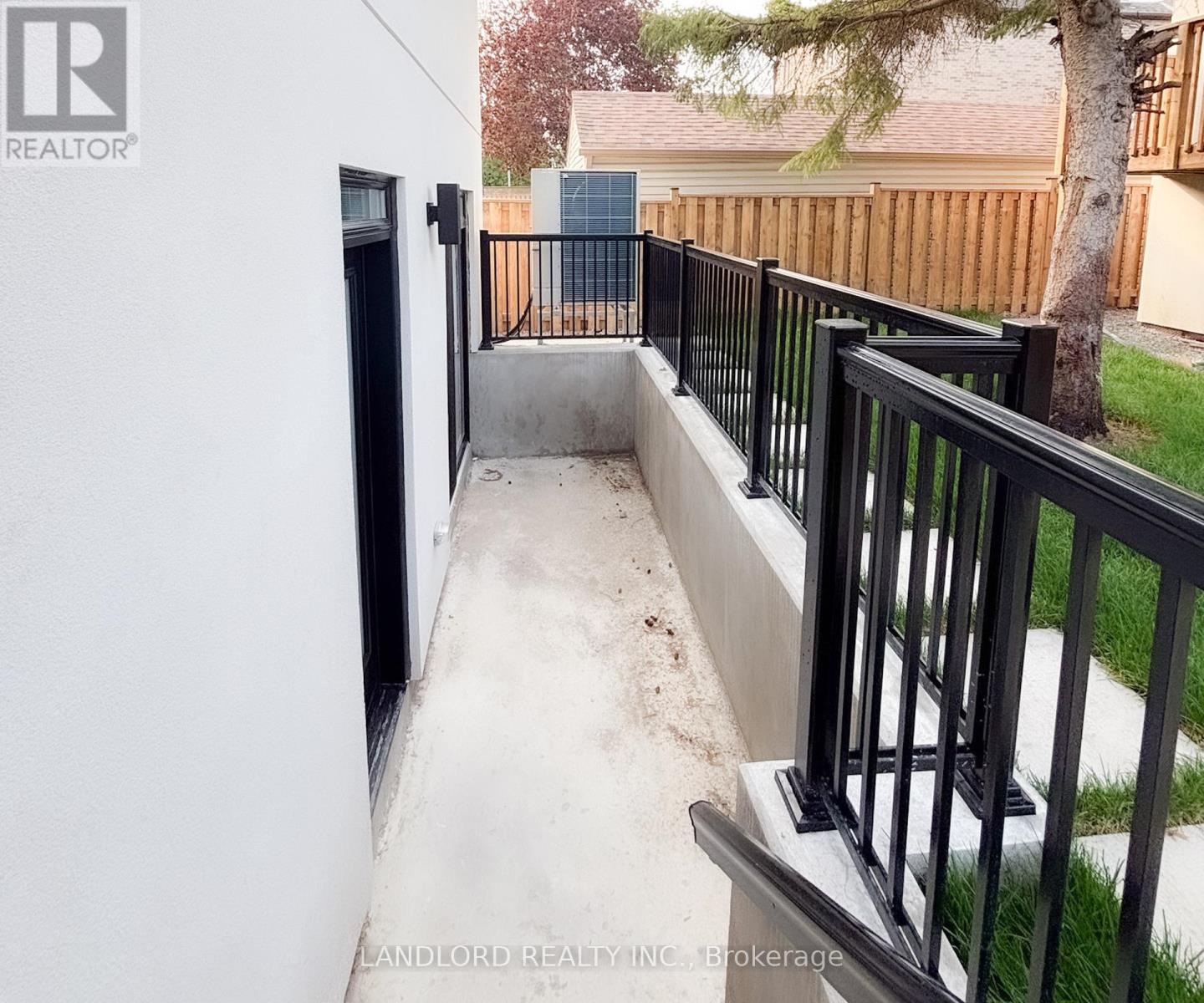 Garden - 104 Frankdale Avenue, Toronto, Ontario  M4J 4A3 - Photo 4 - E13524500