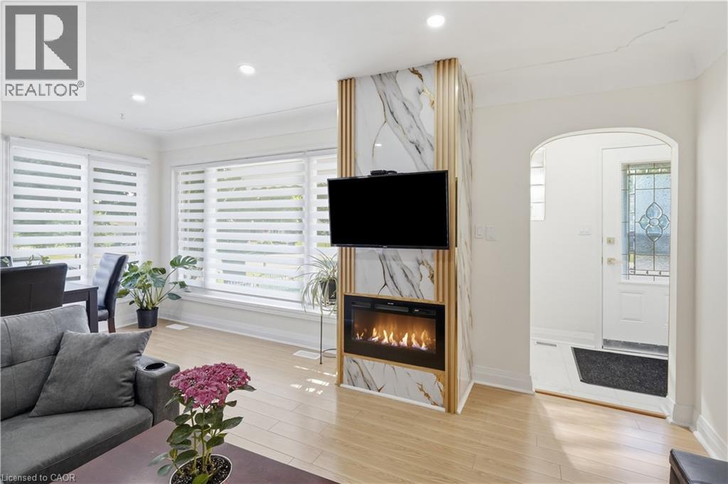 29 Second Street N, Stoney Creek, Ontario  L8G 1Y8 - Photo 3 - 40843387