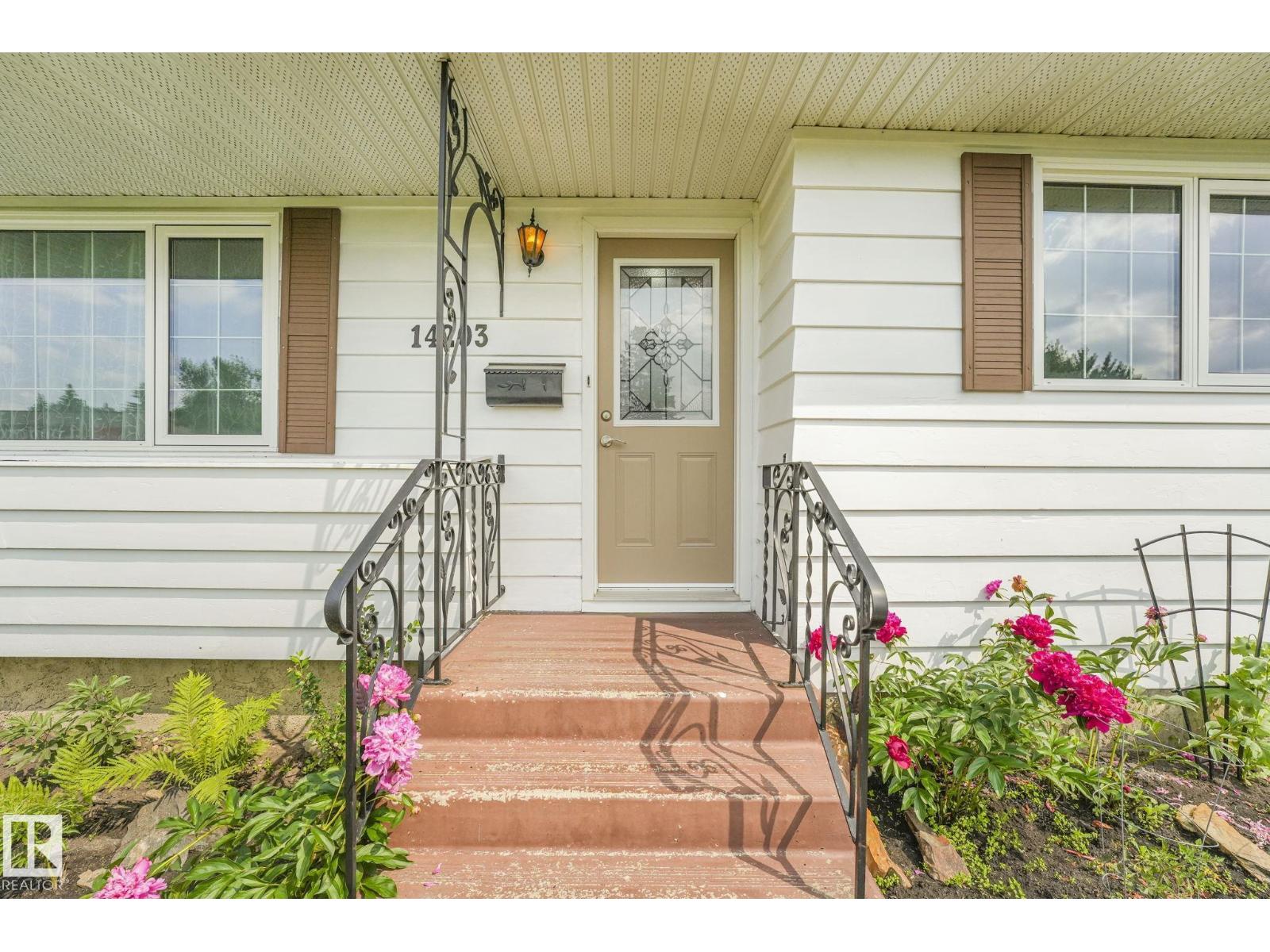 14203 74 St NW, Edmonton, Alberta  T5C 0Y1 - Photo 4 - E4497613