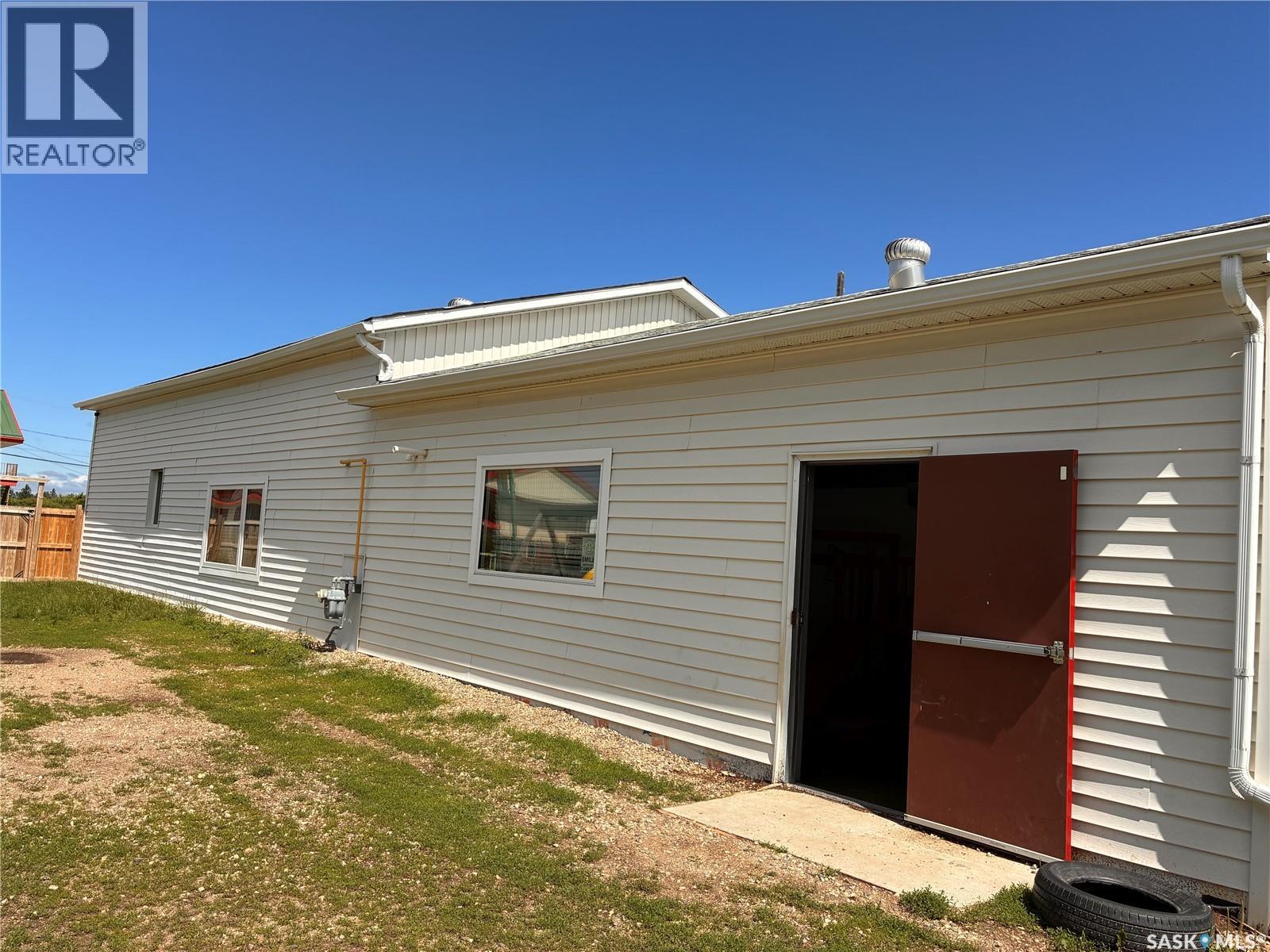 314-316 1st Avenue E, Nipawin, Saskatchewan  S0E 1E0 - Photo 4 - SK041705