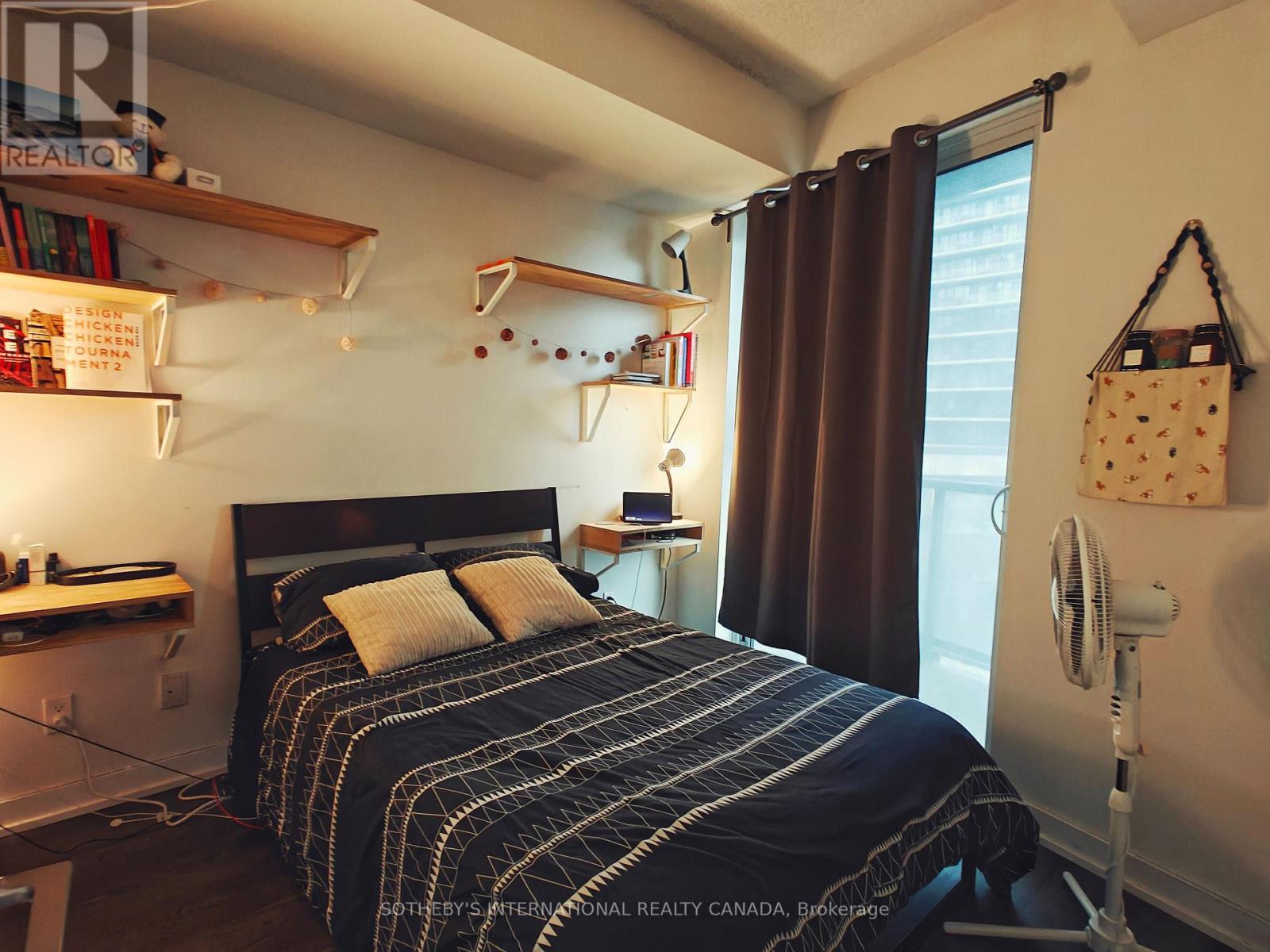 902 - 20 Bruyeres Mews, Toronto, Ontario  M5V 0G8 - Photo 7 - C13537220