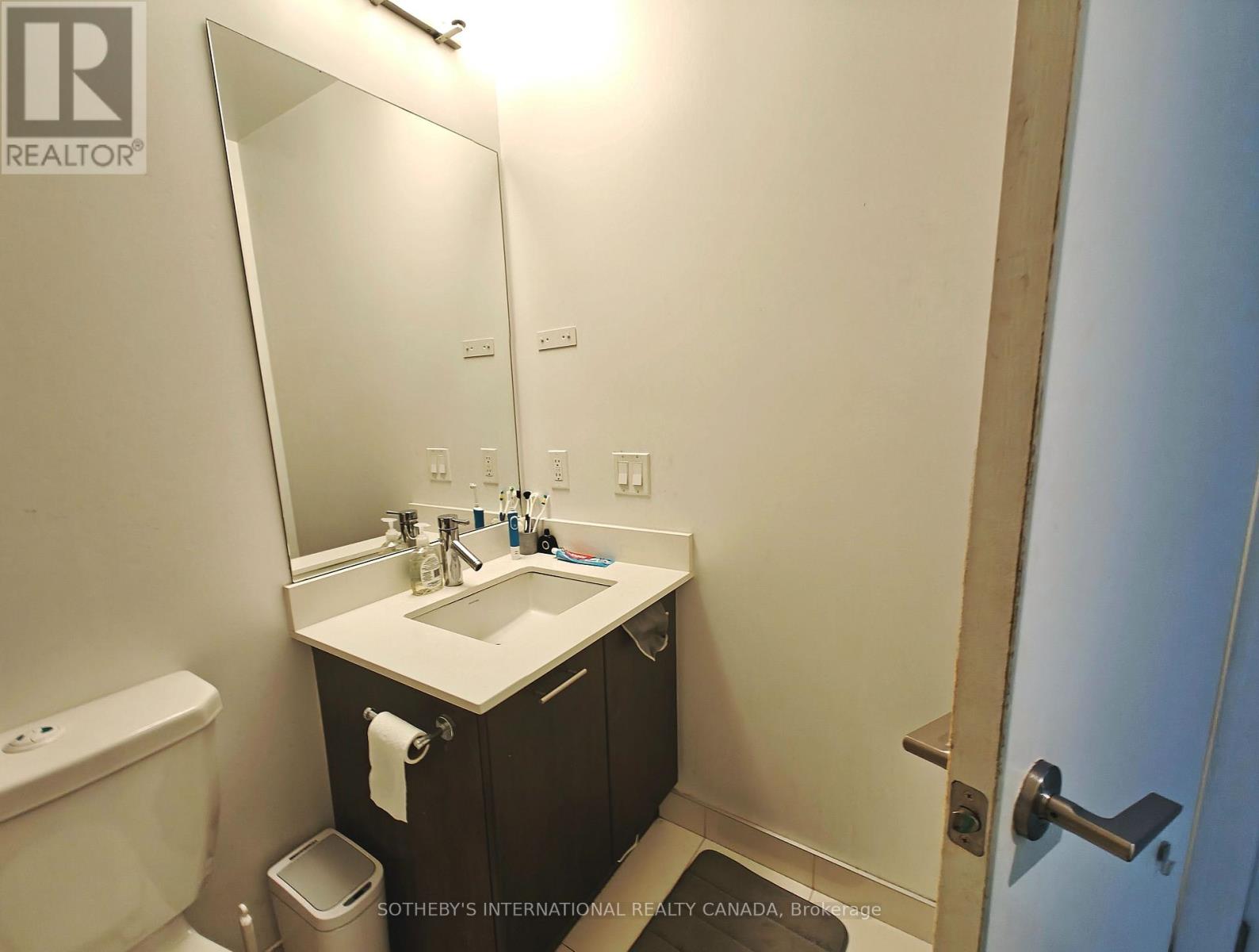 902 - 20 Bruyeres Mews, Toronto, Ontario  M5V 0G8 - Photo 8 - C13537220
