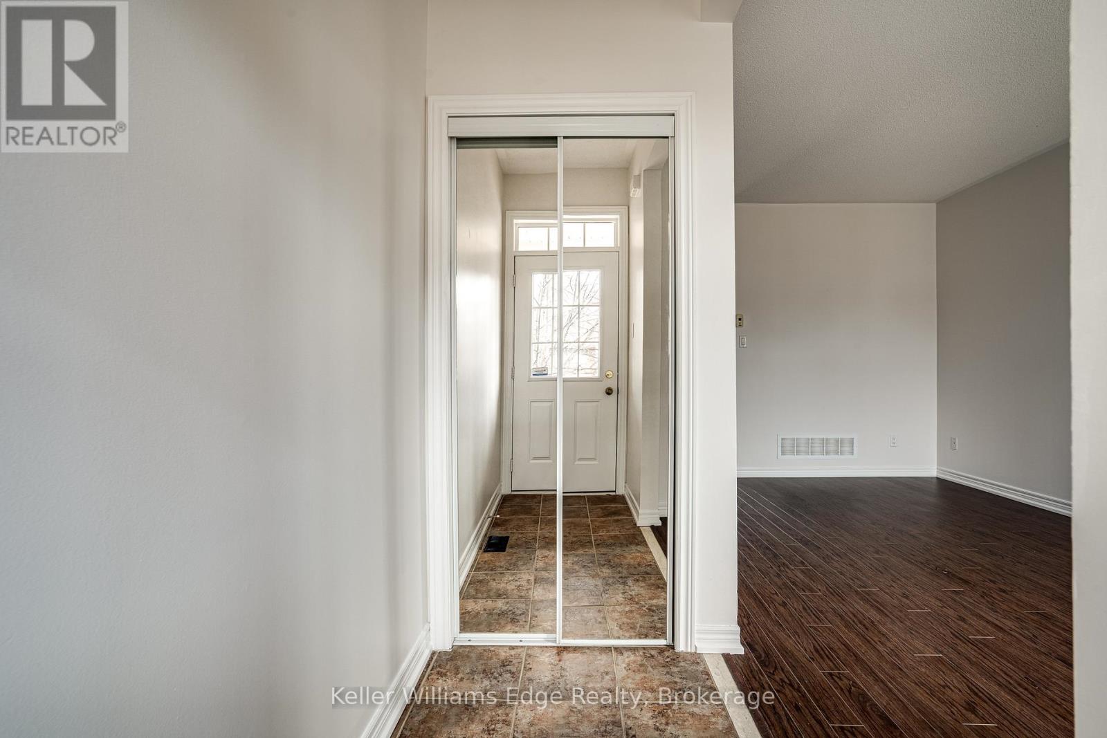 93 Glendarling Crescent, Hamilton, Ontario  L8E 0B1 - Photo 4 - X13538052