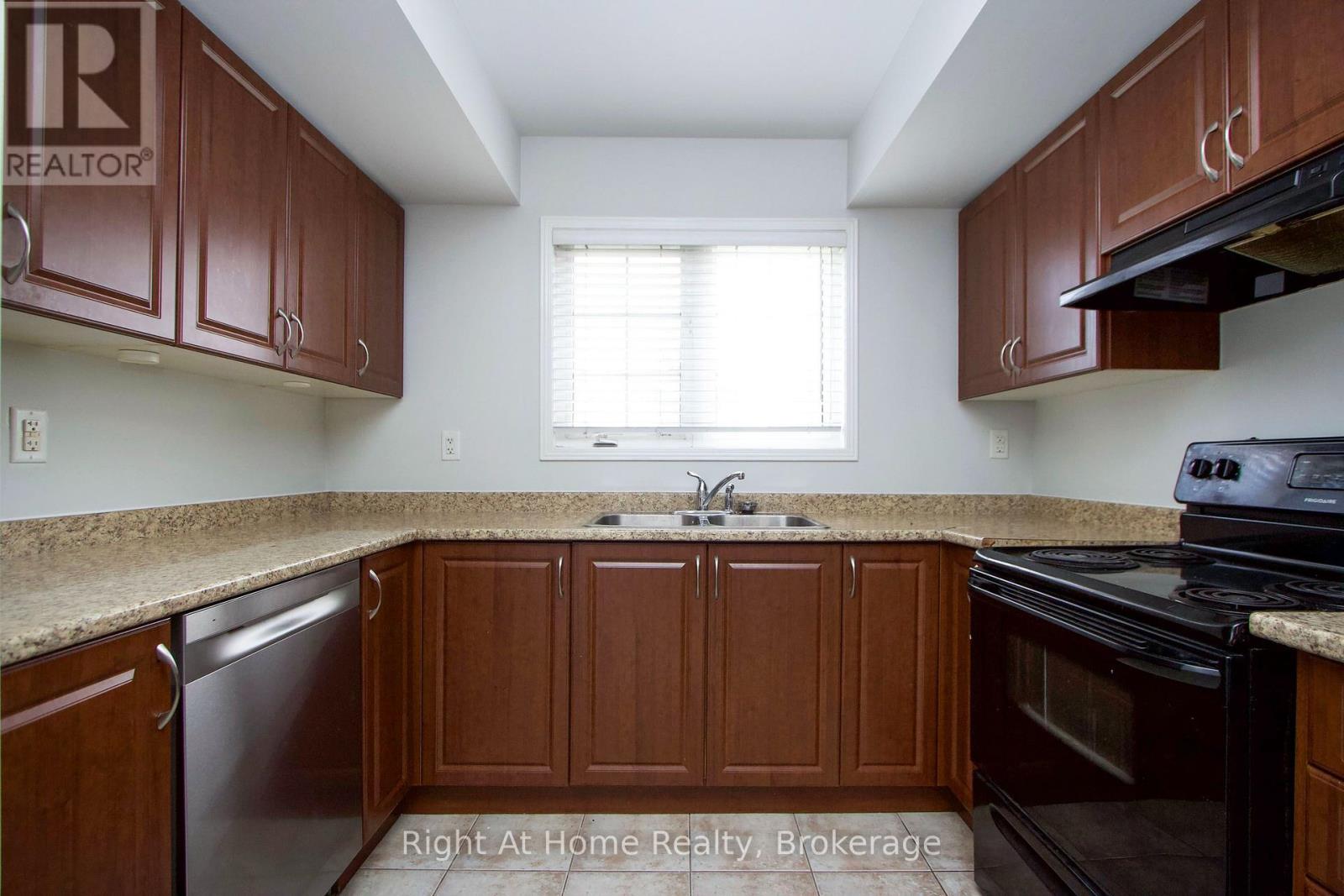 Unit 65 - 65 Cooperage Lane, Ajax, Ontario  L1S 0E8 - Photo 9 - E13537904