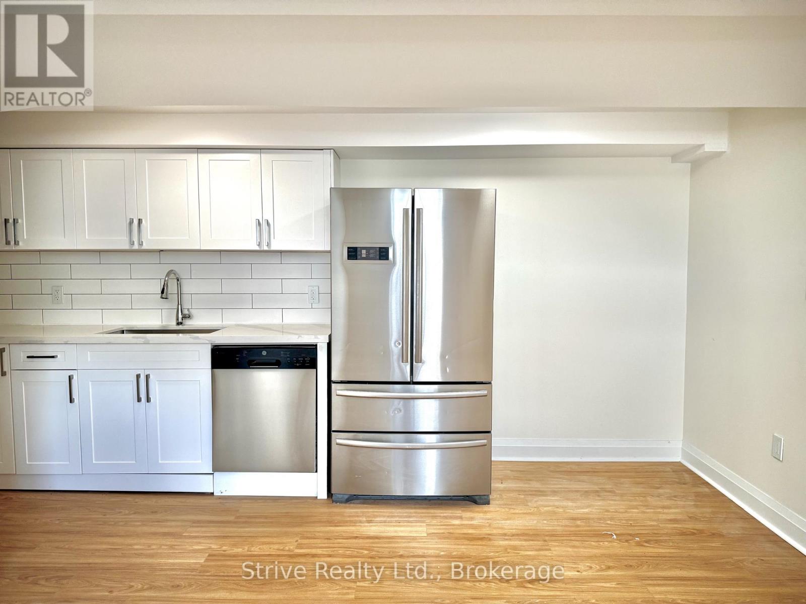 447 Harcourt Boulevard, Oshawa, Ontario  L1H 6V8 - Photo 4 - E13537992