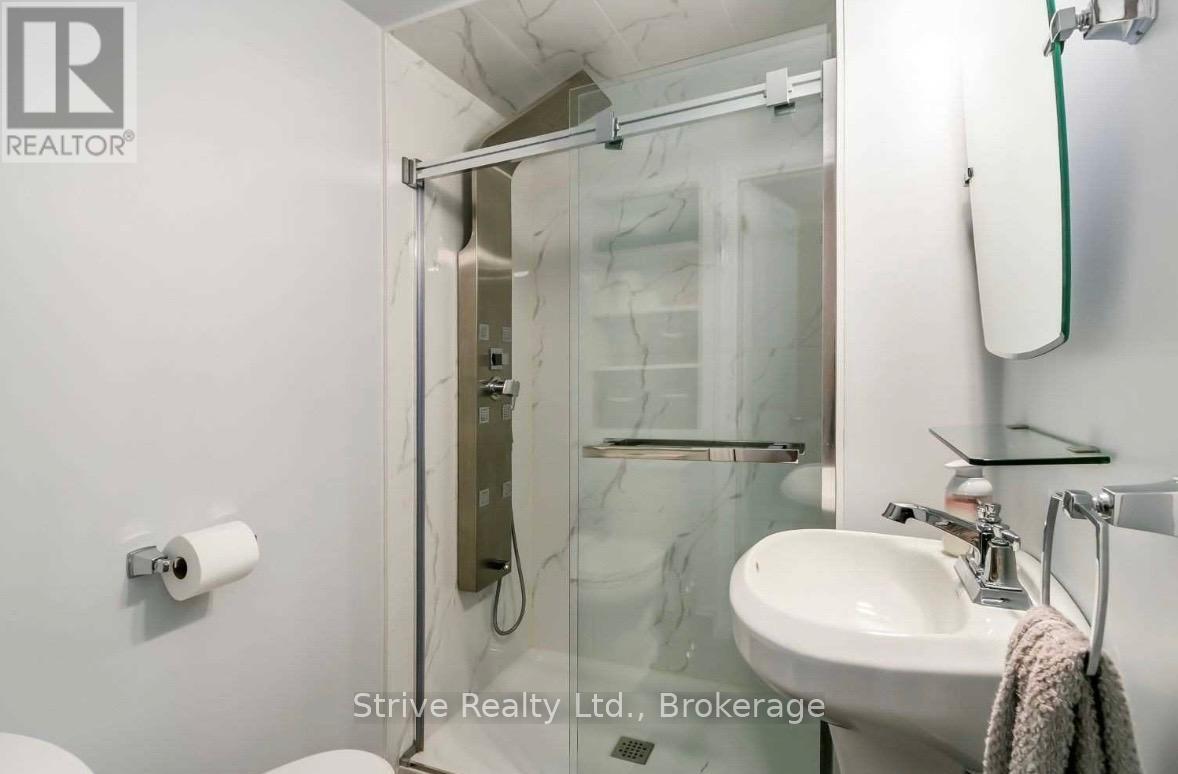 447 Harcourt Boulevard, Oshawa, Ontario  L1H 6V8 - Photo 6 - E13537992