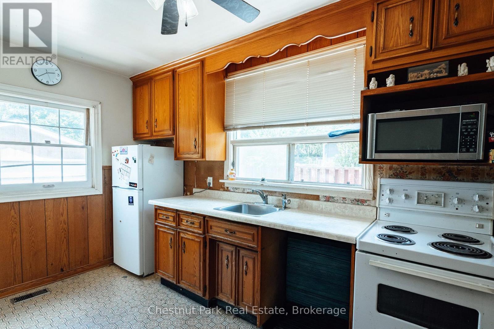 320 St Leger Street, Kitchener, Ontario  N2H 4M7 - Photo 11 - X13538054