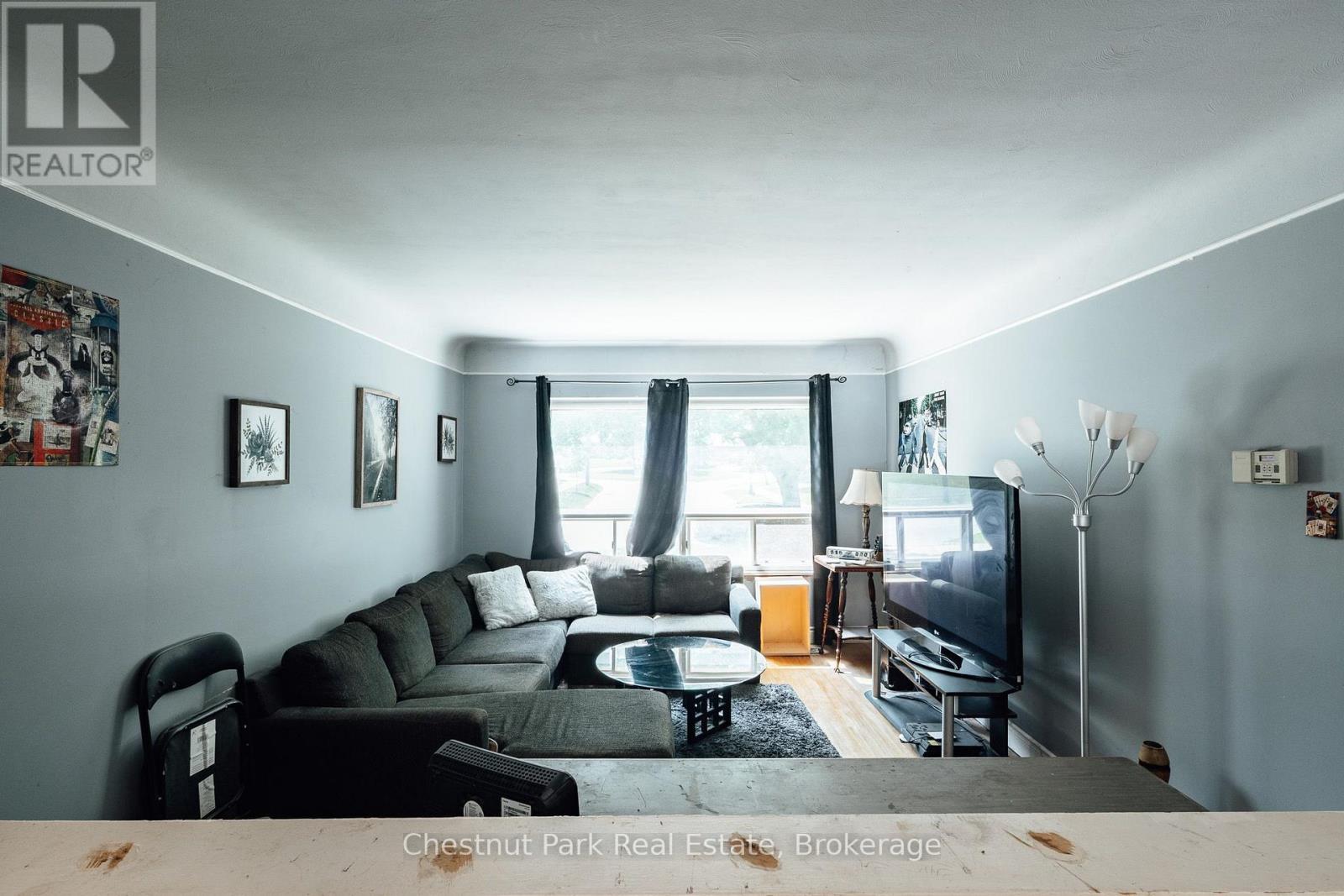 320 St Leger Street, Kitchener, Ontario  N2H 4M7 - Photo 12 - X13538054
