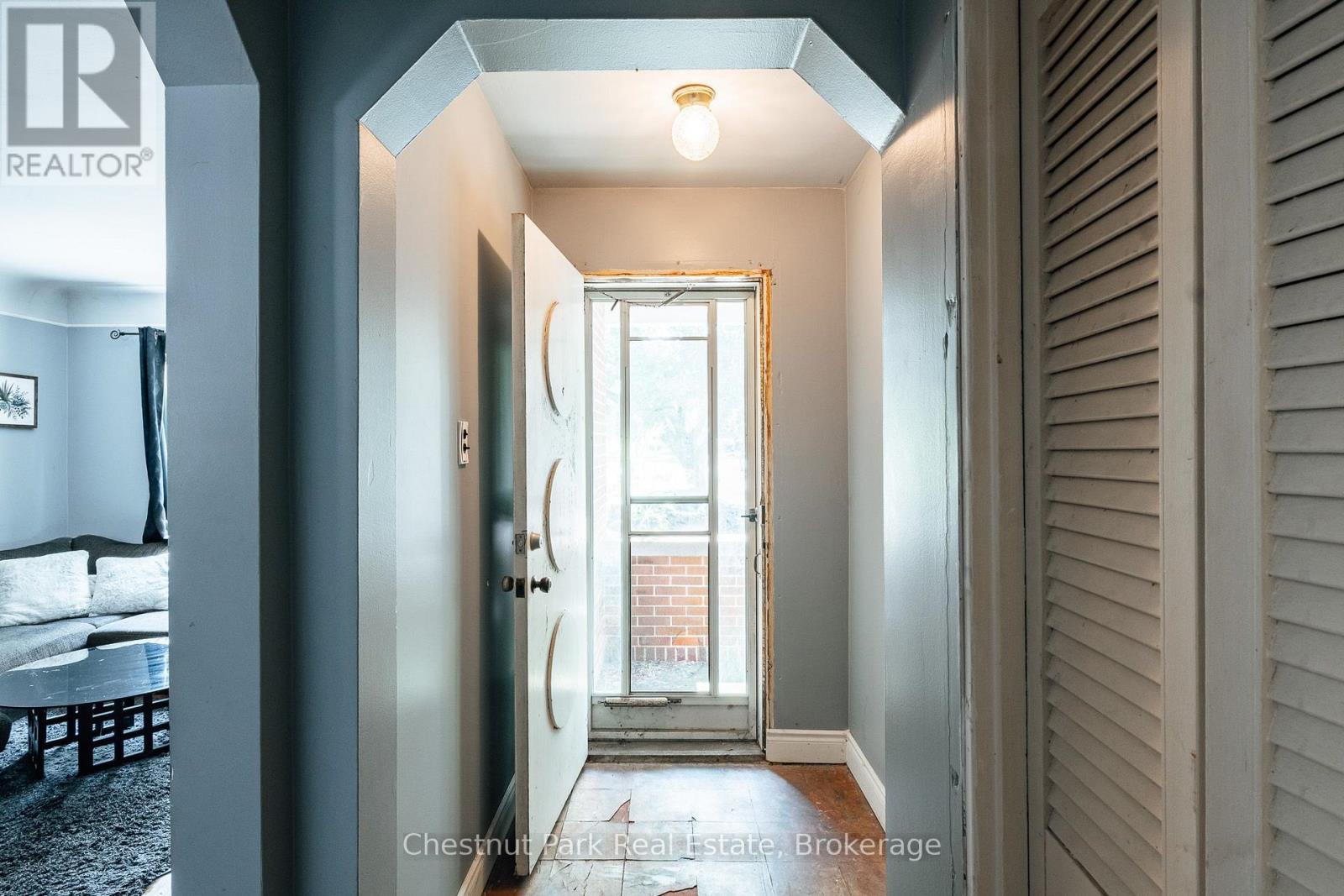 320 St Leger Street, Kitchener, Ontario  N2H 4M7 - Photo 14 - X13538054