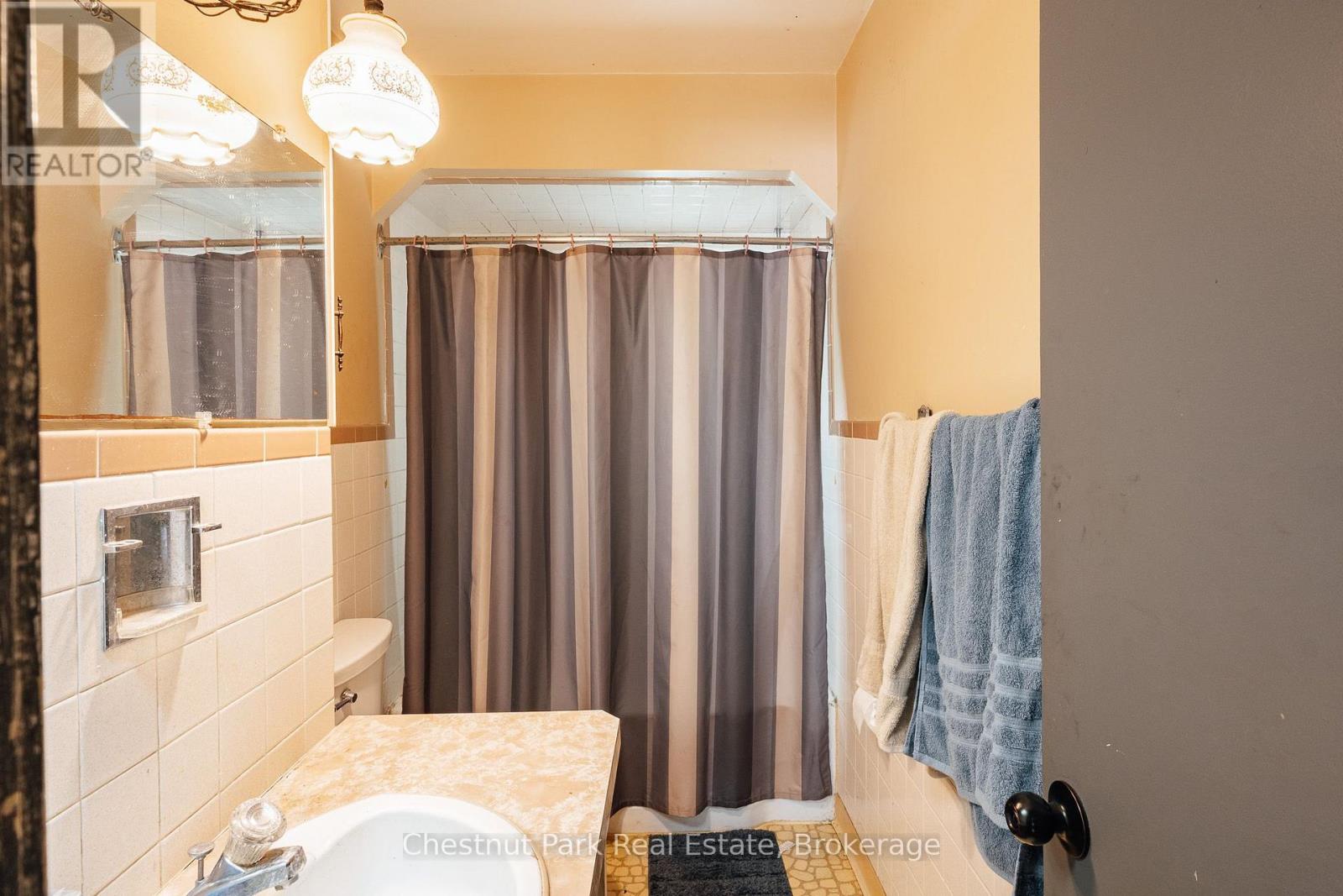 320 St Leger Street, Kitchener, Ontario  N2H 4M7 - Photo 17 - X13538054