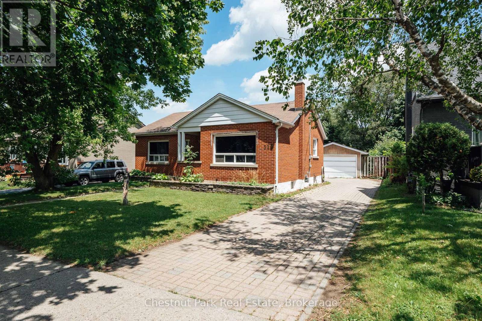 320 St Leger Street, Kitchener, Ontario  N2H 4M7 - Photo 4 - X13538054