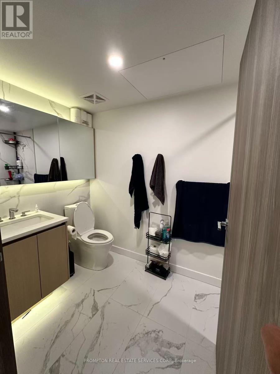 5208 - 3 Concord Cityplace Way, Toronto, Ontario  M5V 0X4 - Photo 6 - C13537882