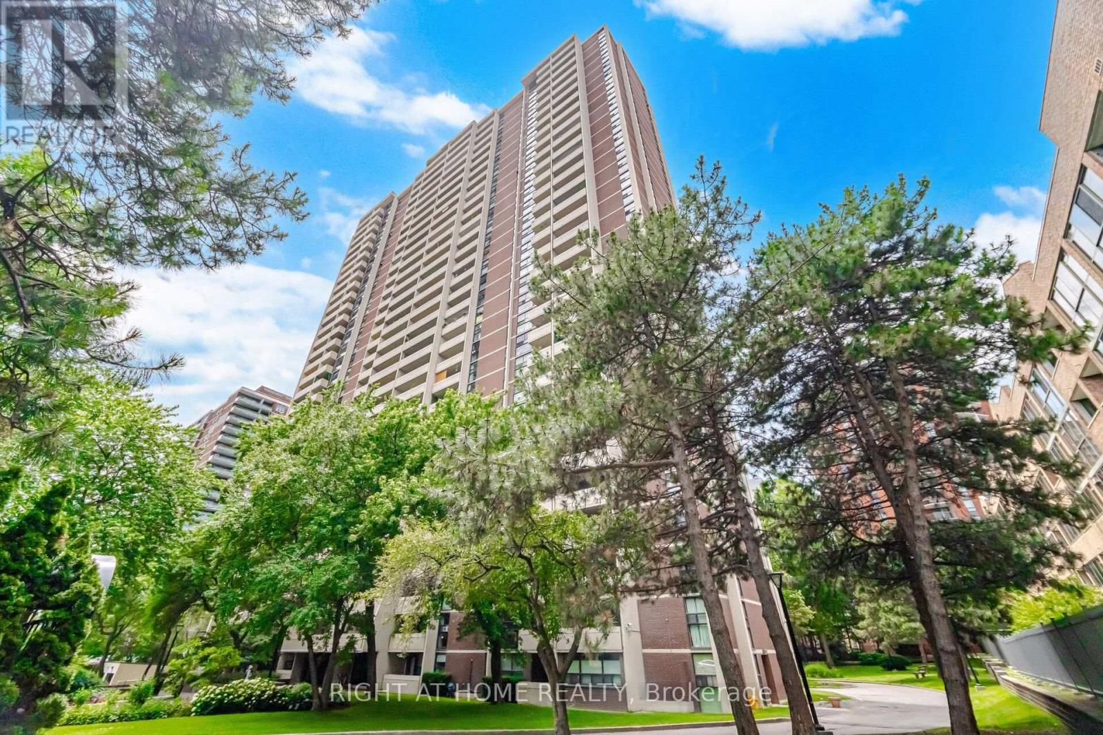 1104 - 40 HOMEWOOD AVENUE, Toronto, Ontario