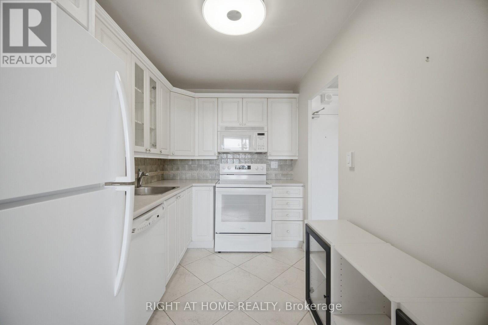1104 - 40 Homewood Avenue, Toronto, Ontario  M4Y 2K2 - Photo 21 - C13537892