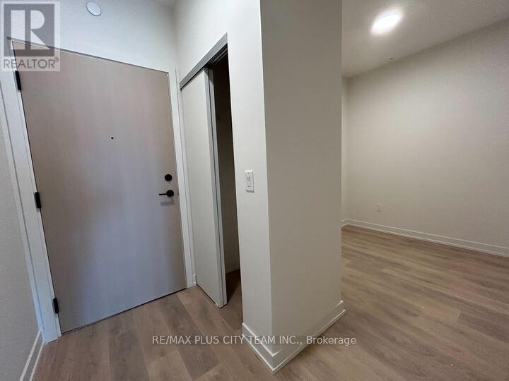 916 - 181 Sterling Road, Toronto, Ontario  M6R 0B2 - Photo 15 - C13537912