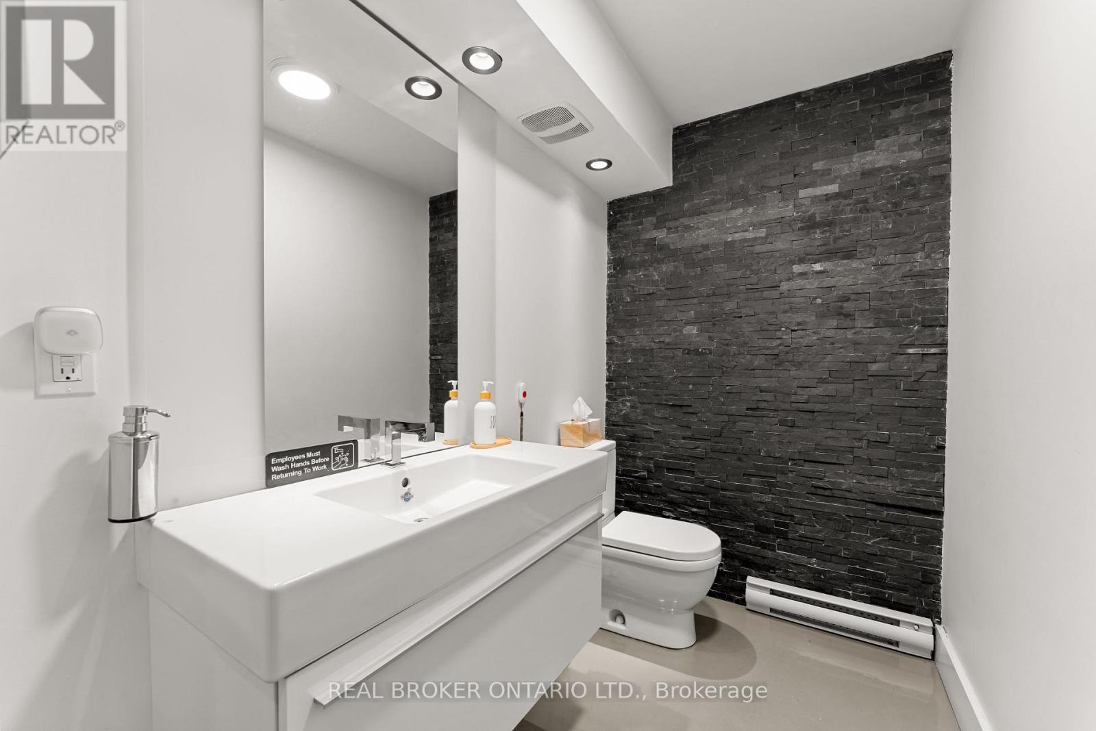 501 - 21 Camden Street, Toronto, Ontario M5V 1V2 - Photo 12 - C13538234