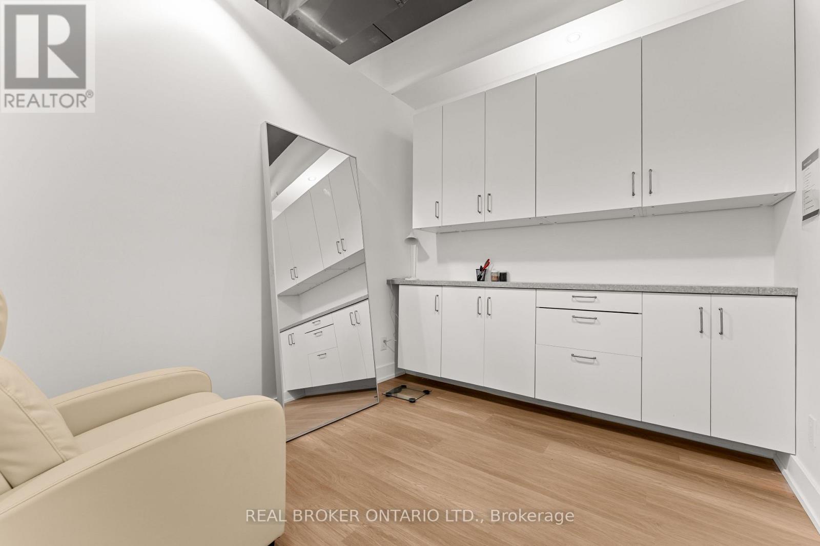 501 - 21 Camden Street, Toronto, Ontario M5V 1V2 - Photo 13 - C13538234