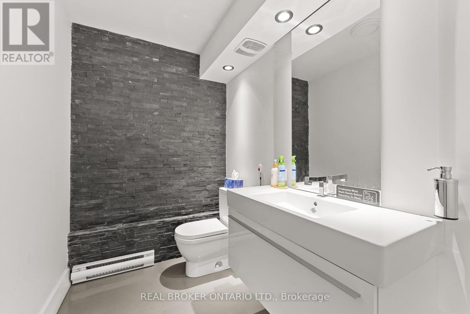 501 - 21 Camden Street, Toronto, Ontario M5V 1V2 - Photo 14 - C13538234