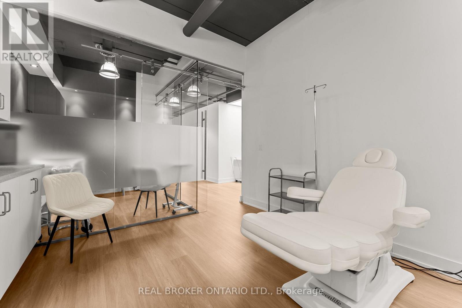 501 - 21 Camden Street, Toronto, Ontario M5V 1V2 - Photo 22 - C13538234