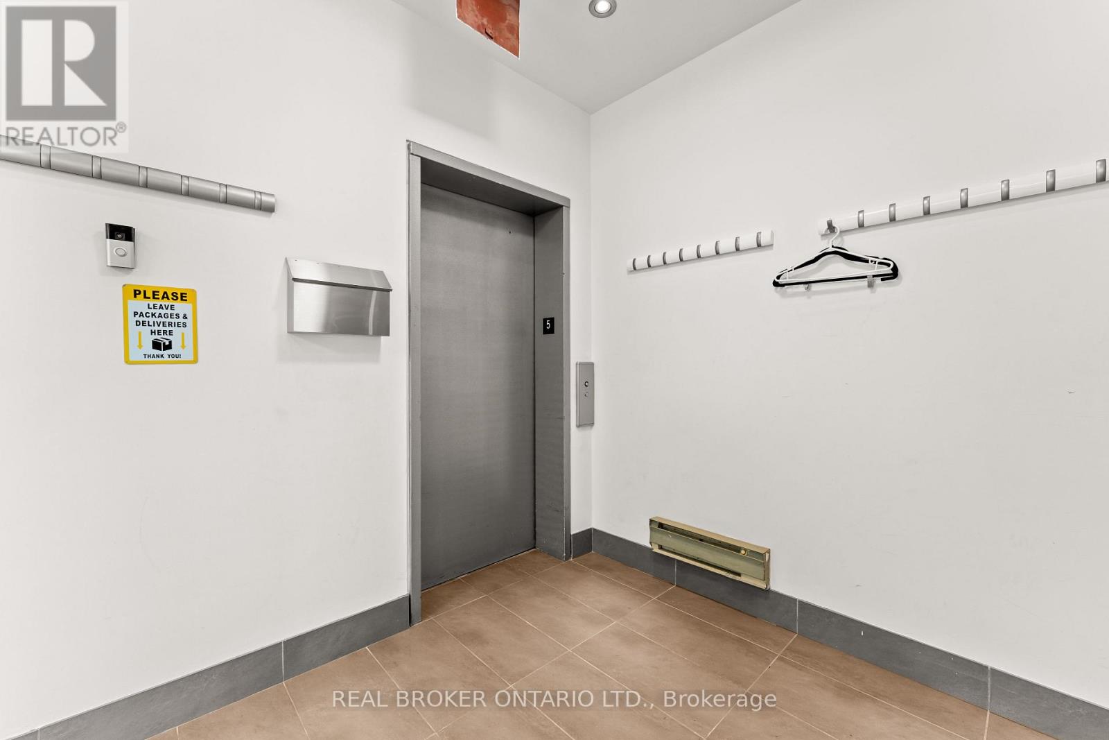 501 - 21 Camden Street, Toronto, Ontario M5V 1V2 - Photo 28 - C13538234
