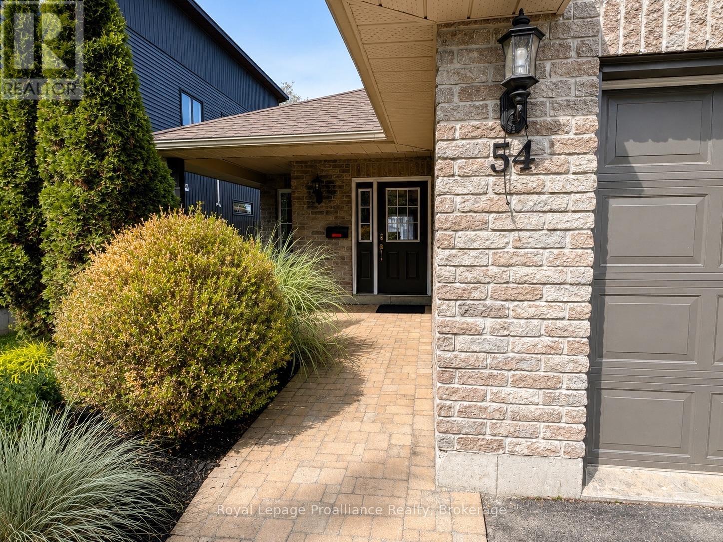 54 South John Street, Belleville, Ontario  K8N 3E3 - Photo 2 - X13537906