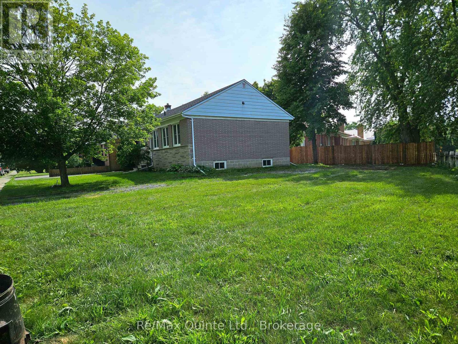 54 Greenlawn Avenue, Belleville, Ontario  K8N 4B5 - Photo 2 - X13538248