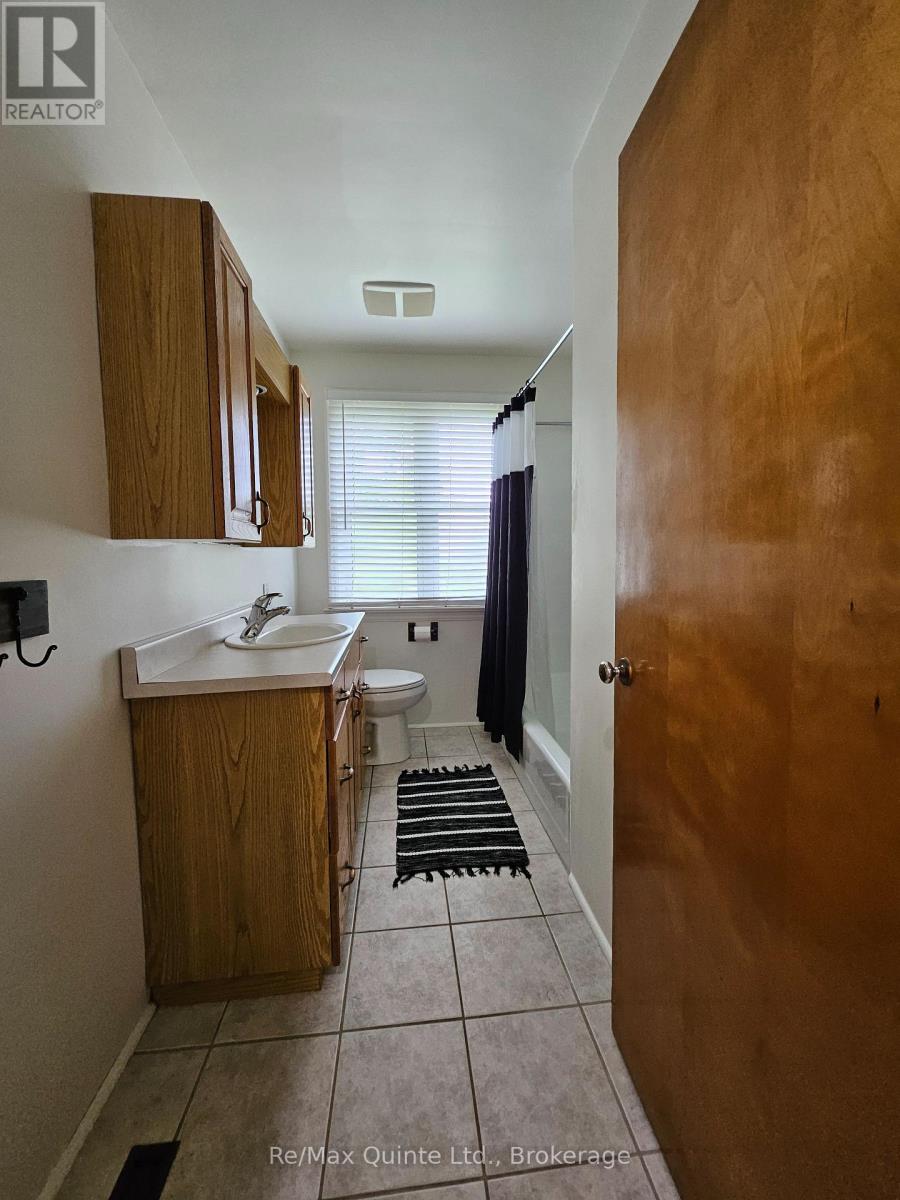 54 Greenlawn Avenue, Belleville, Ontario  K8N 4B5 - Photo 5 - X13538248