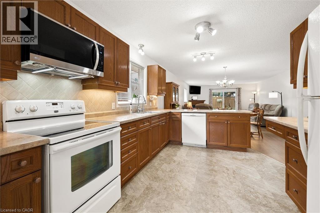 244 Fallowfield Drive, Kitchener, Ontario  N2C 2T7 - Photo 8 - 40846343
