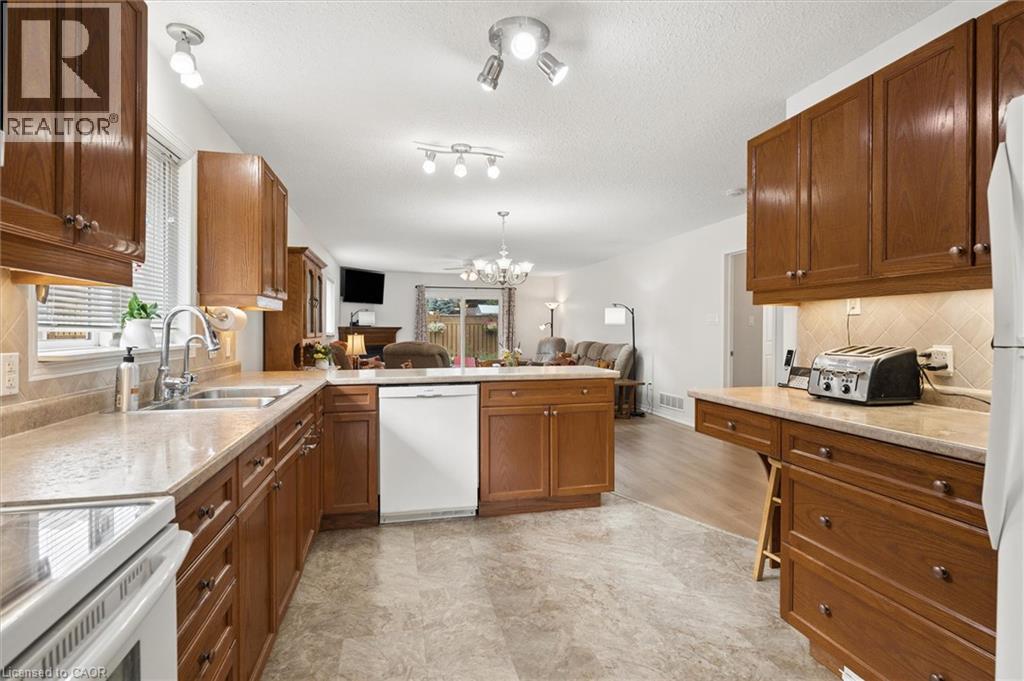 244 Fallowfield Drive, Kitchener, Ontario  N2C 2T7 - Photo 9 - 40846343