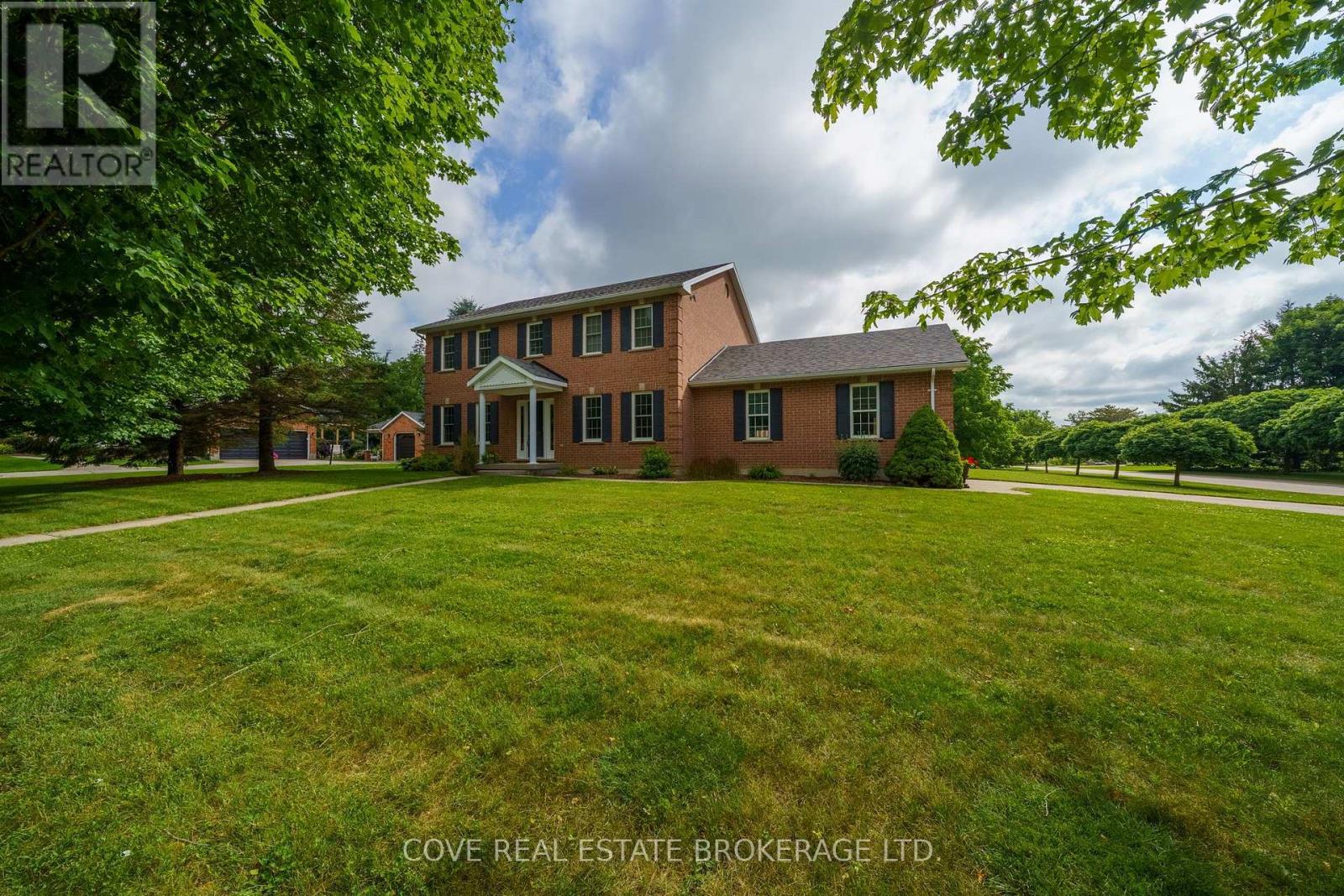 149 Salisbury Drive, Middlesex Centre, Ontario  N0M 1P0 - Photo 2 - X13538262