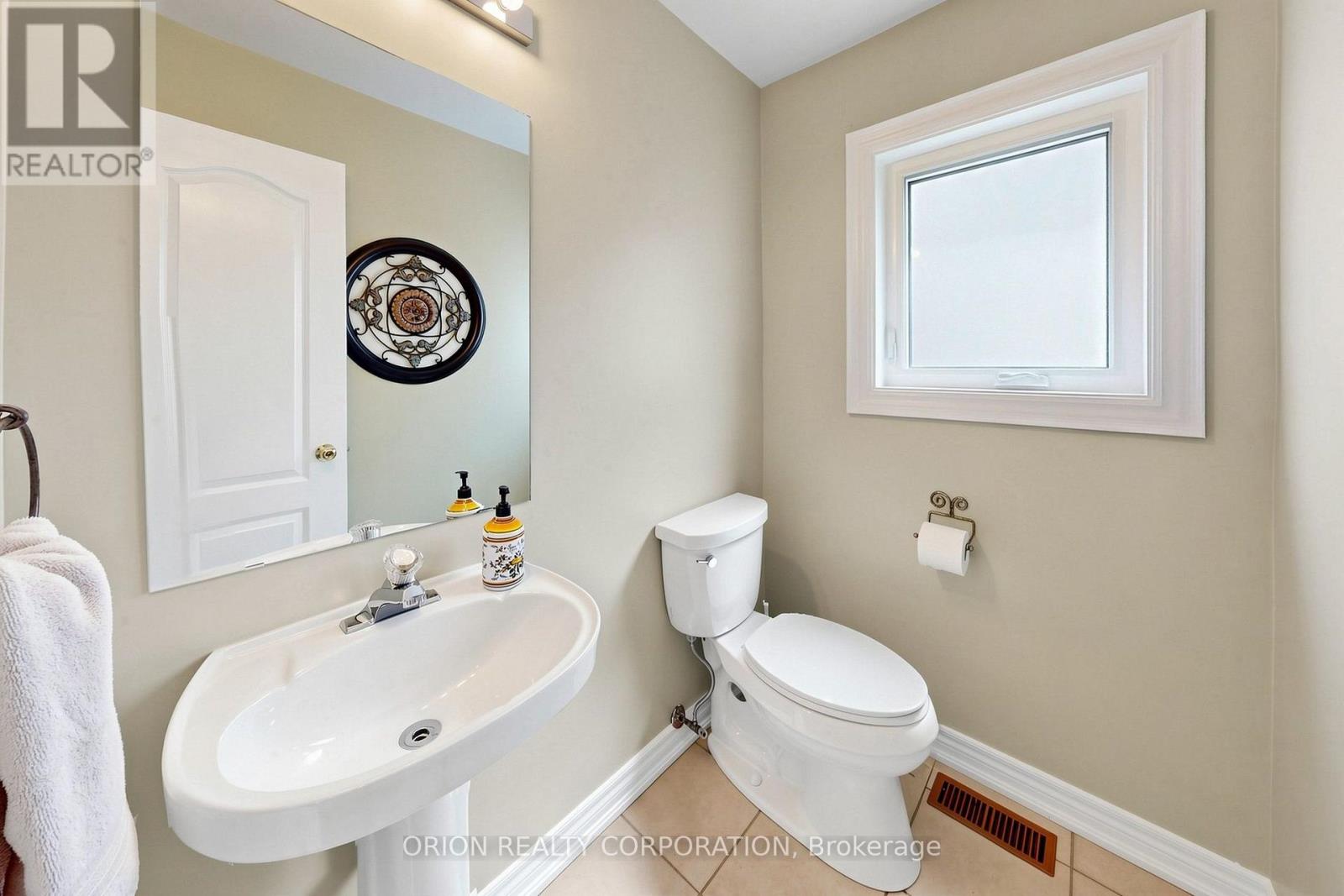 11 Davey Street, Ajax, Ontario  L1Z 1K8 - Photo 18 - E13538078