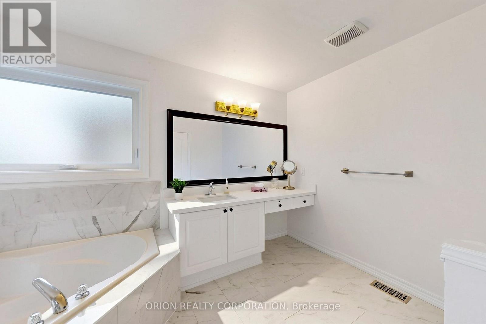 11 Davey Street, Ajax, Ontario  L1Z 1K8 - Photo 28 - E13538078