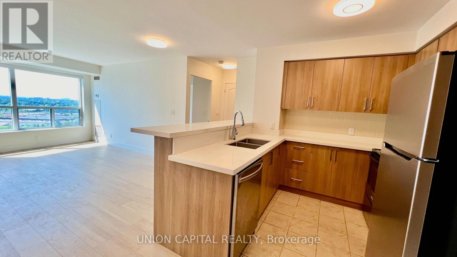 1907 - 38 Lee Centre Drive, Toronto, Ontario  M1H 3J7 - Photo 3 - E13538174