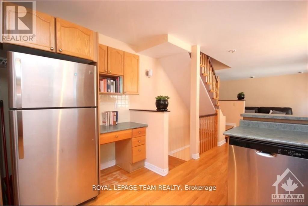 376 Lisgar Street, Ottawa, Ontario  K2P 2J3 - Photo 3 - X13538252