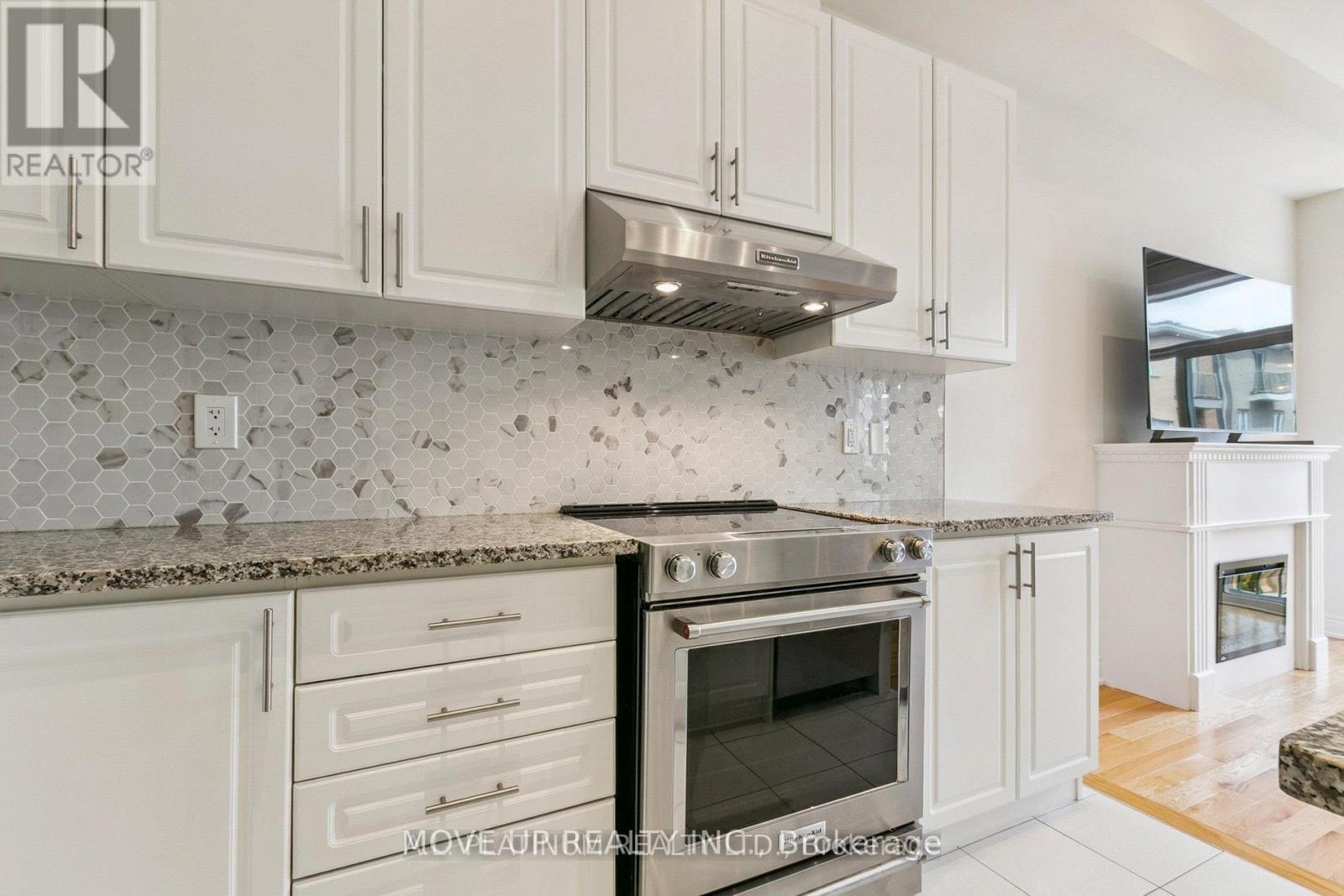 32 Kingsville Lane, Richmond Hill, Ontario L4C 7V6 - Photo 10 - N13538022