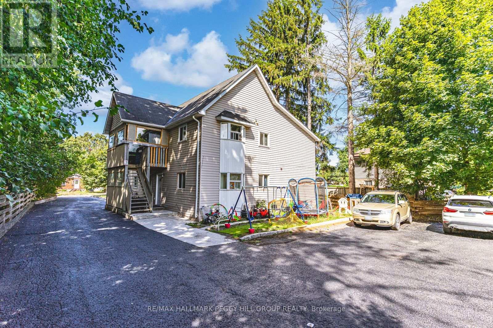 81 Innisfil Street, Barrie, Ontario L4N 3E3 - Photo 4 - S13538202