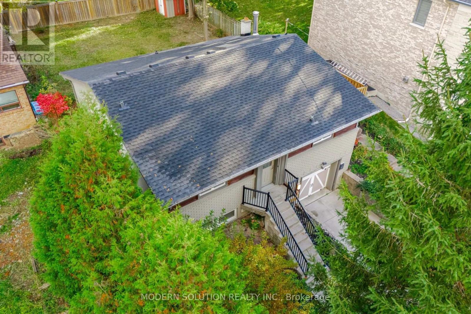 2557 Mindemoya Road, Mississauga, Ontario  L5C 2R1 - Photo 5 - W13538074