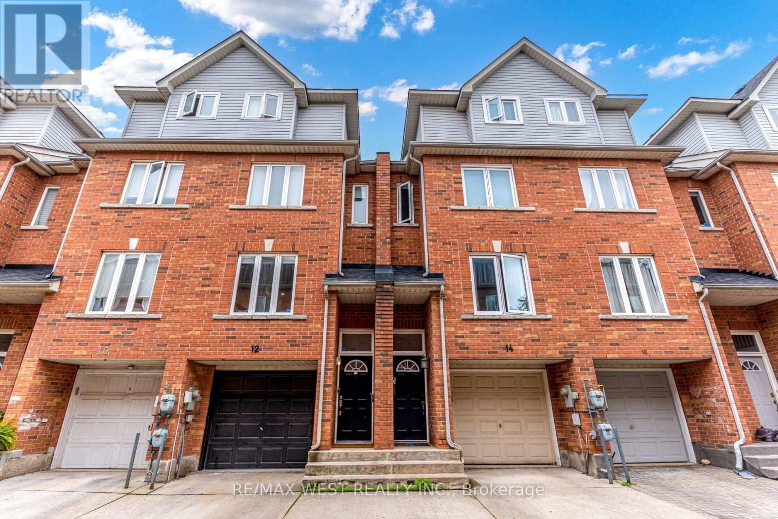 12 Grogan Mews, Toronto, Ontario  M6G 4J9 - Photo 1 - W13538106