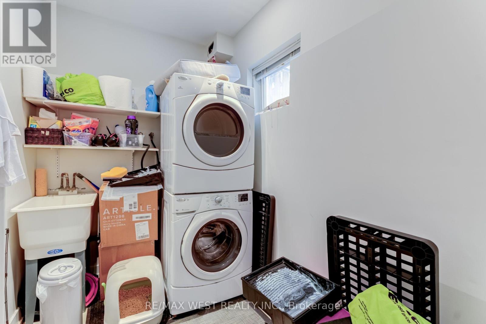 12 Grogan Mews, Toronto, Ontario  M6G 4J9 - Photo 13 - W13538106