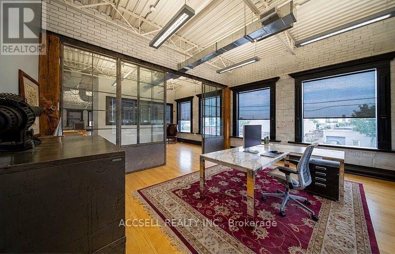 342 Munster Avenue, Toronto, Ontario M8Z 3C5 - Photo 2 - W13538124
