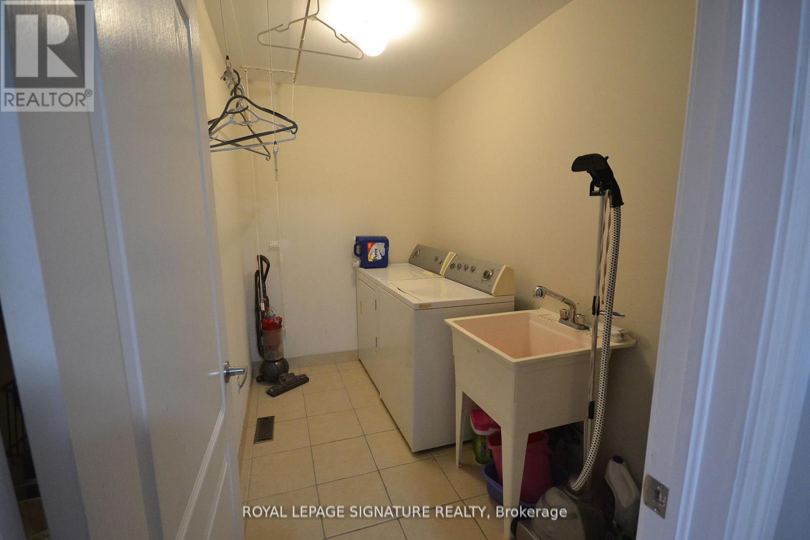 3967 Stardust Drive, Mississauga, Ontario  L5M 8A6 - Photo 19 - W13538136
